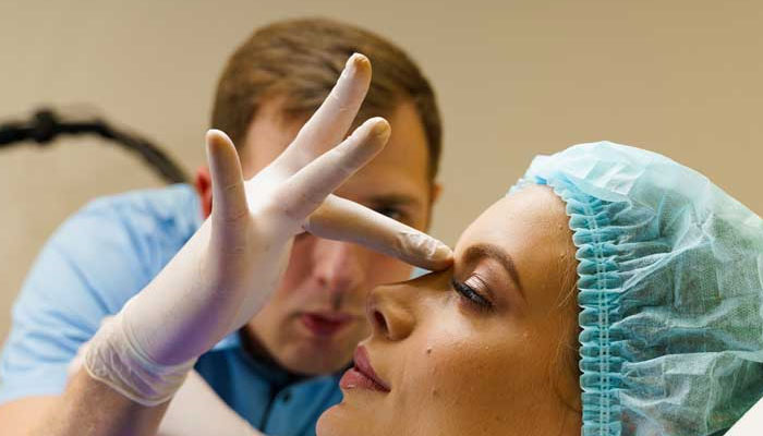 فرم-اصلی-بینی-بعد-از-عمل-کی-مشخص-می‌شود؟